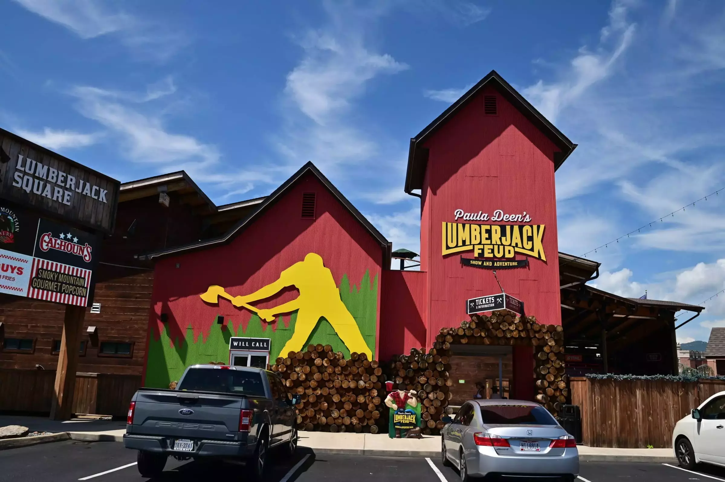 3 Pigeon Forge Attraction Coupons for Unique Activities
