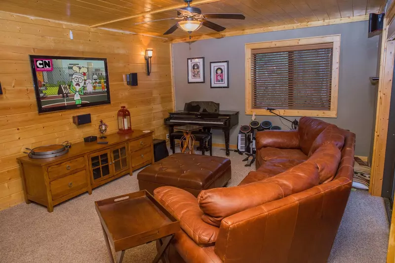 CUB CREEK LODGE