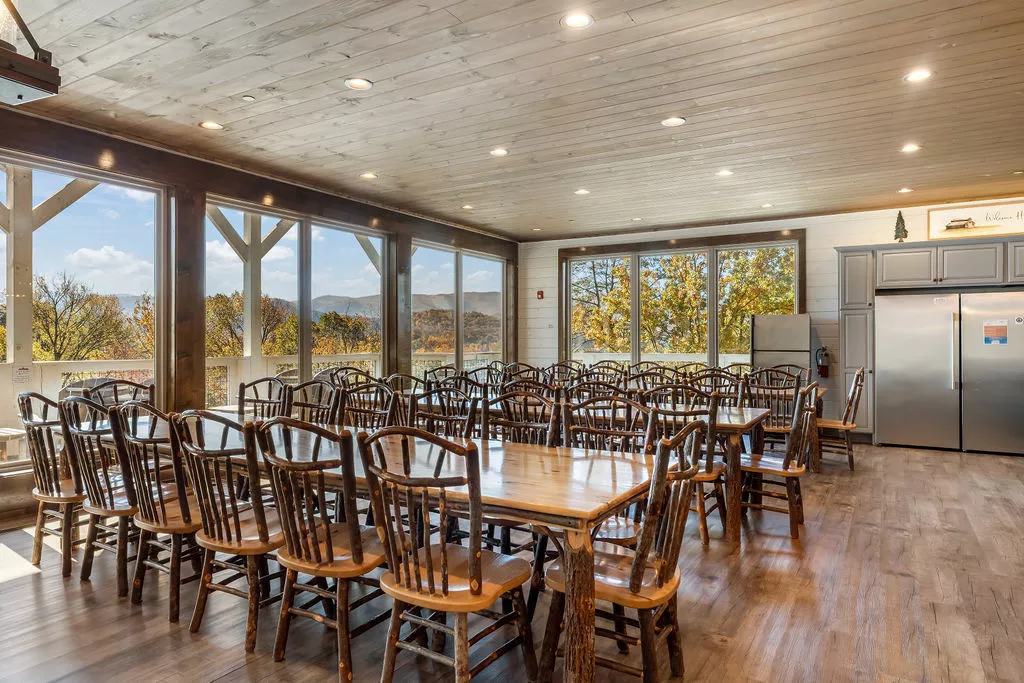 GRAND LECONTE LODGE