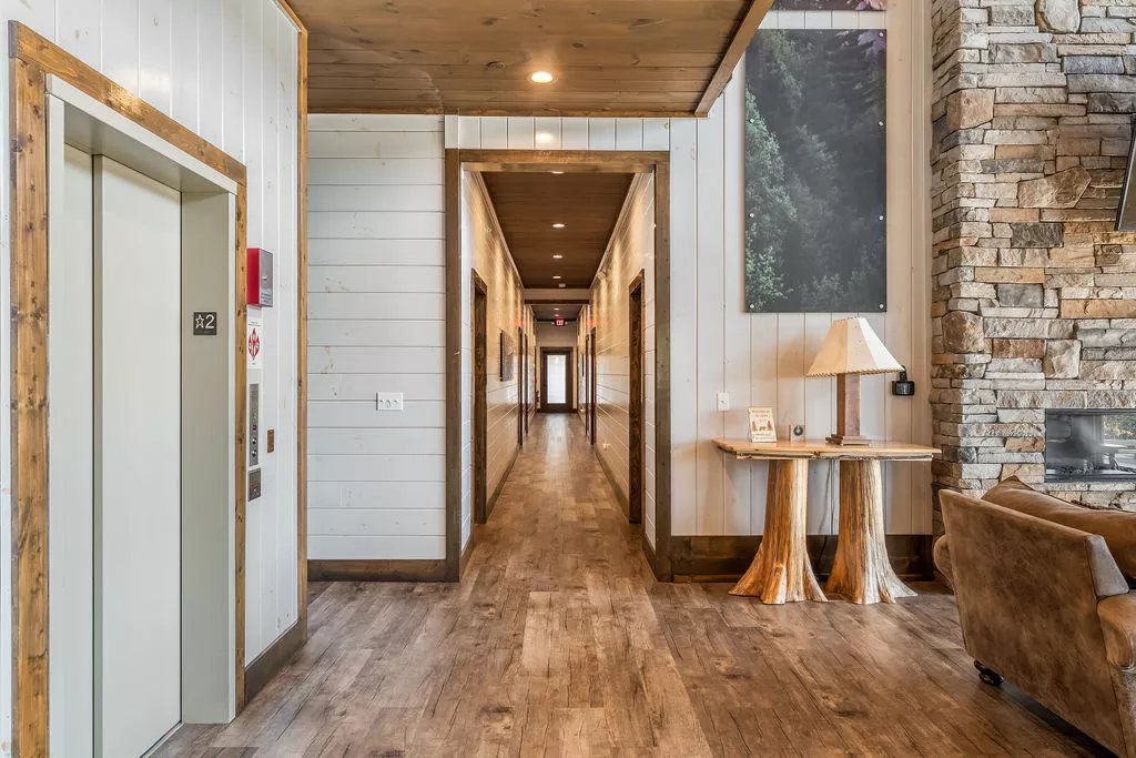 GRAND LECONTE LODGE
