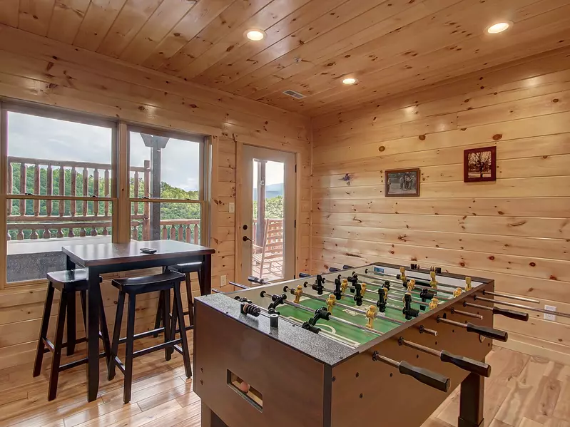 MOUNTAIN LOOKOUT LODGE