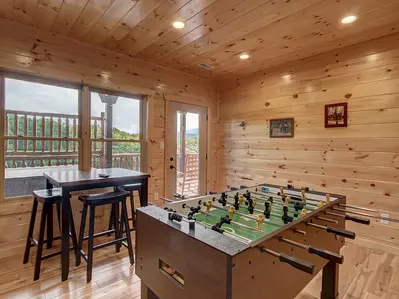 MOUNTAIN LOOKOUT LODGE