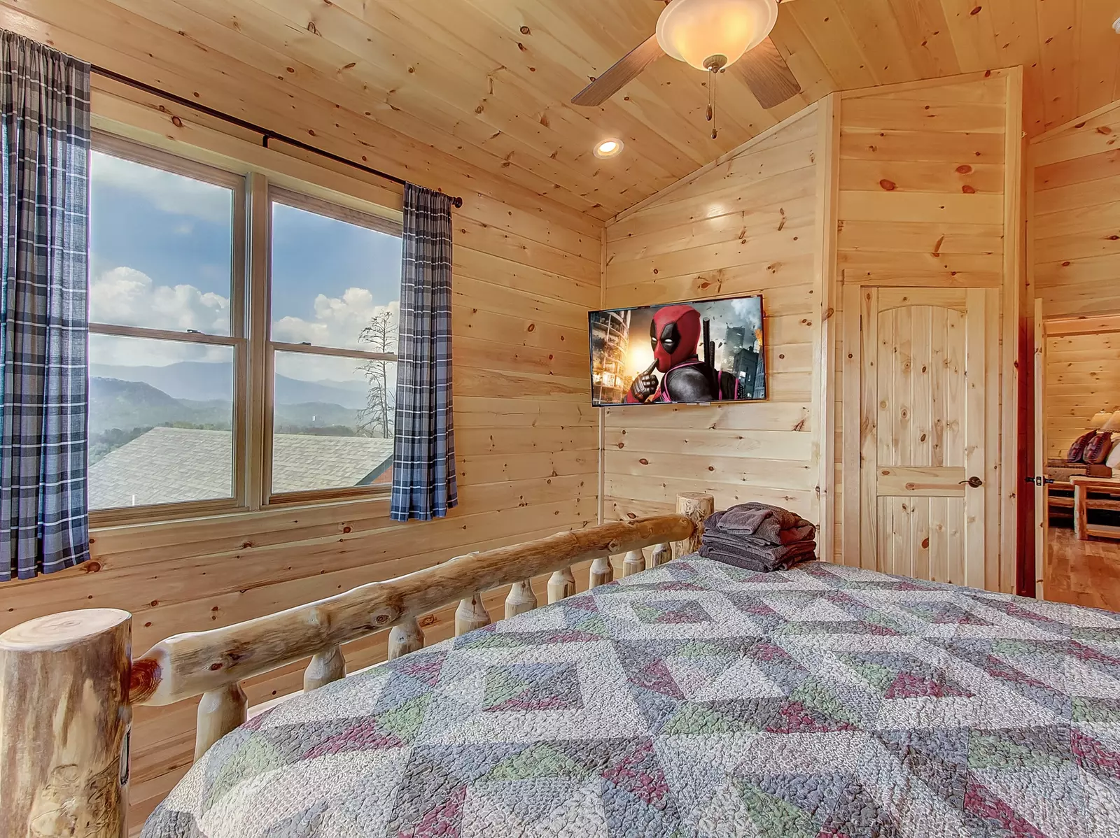 MOUNTAIN LOOKOUT LODGE