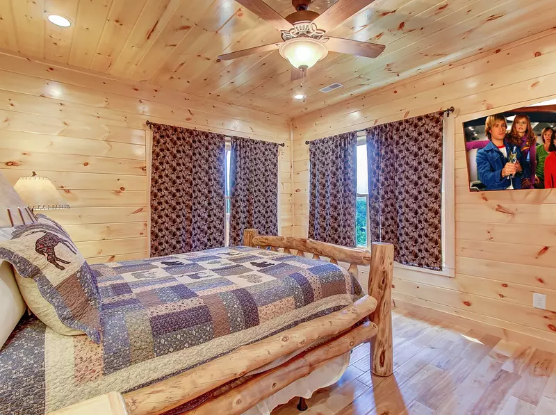 MOUNTAIN LOOKOUT LODGE