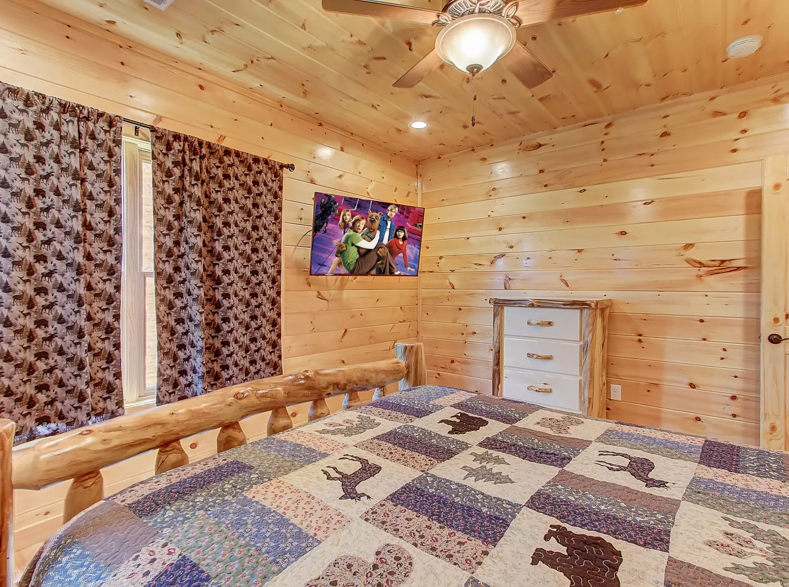 MOUNTAIN LOOKOUT LODGE