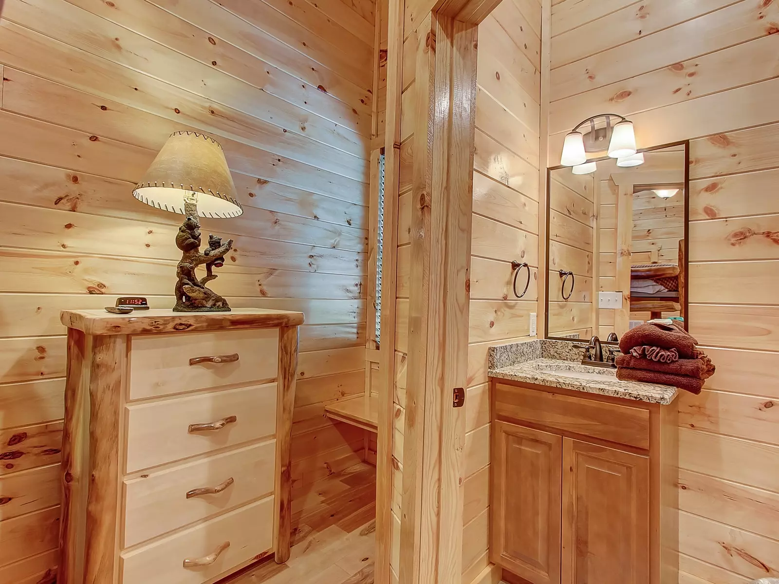 MOUNTAIN LOOKOUT LODGE