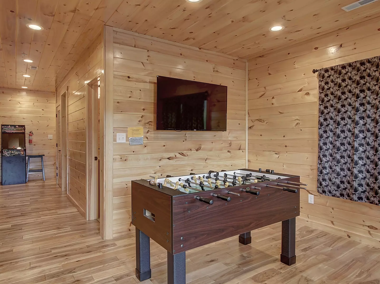 MOUNTAIN LOOKOUT LODGE