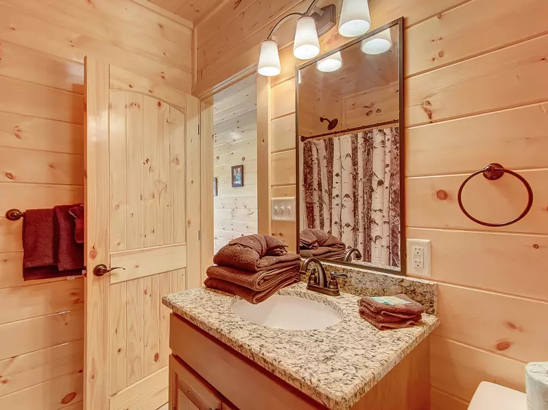 MOUNTAIN LOOKOUT LODGE