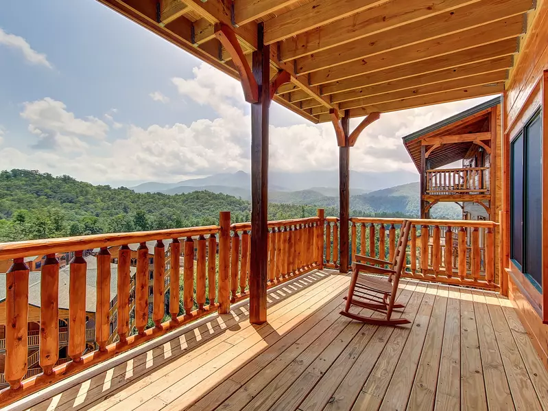 MOUNTAIN LOOKOUT LODGE