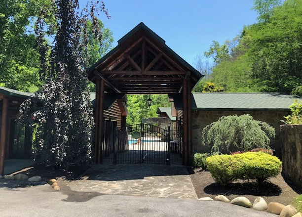 MOUNTAIN LOOKOUT LODGE