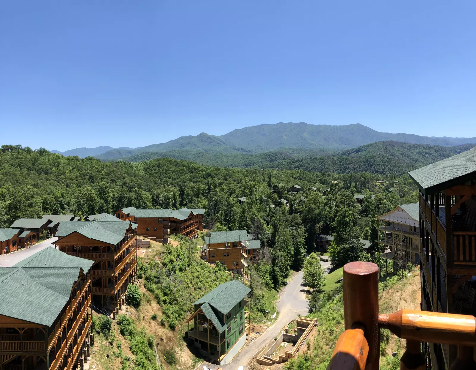 MOUNTAIN LOOKOUT LODGE