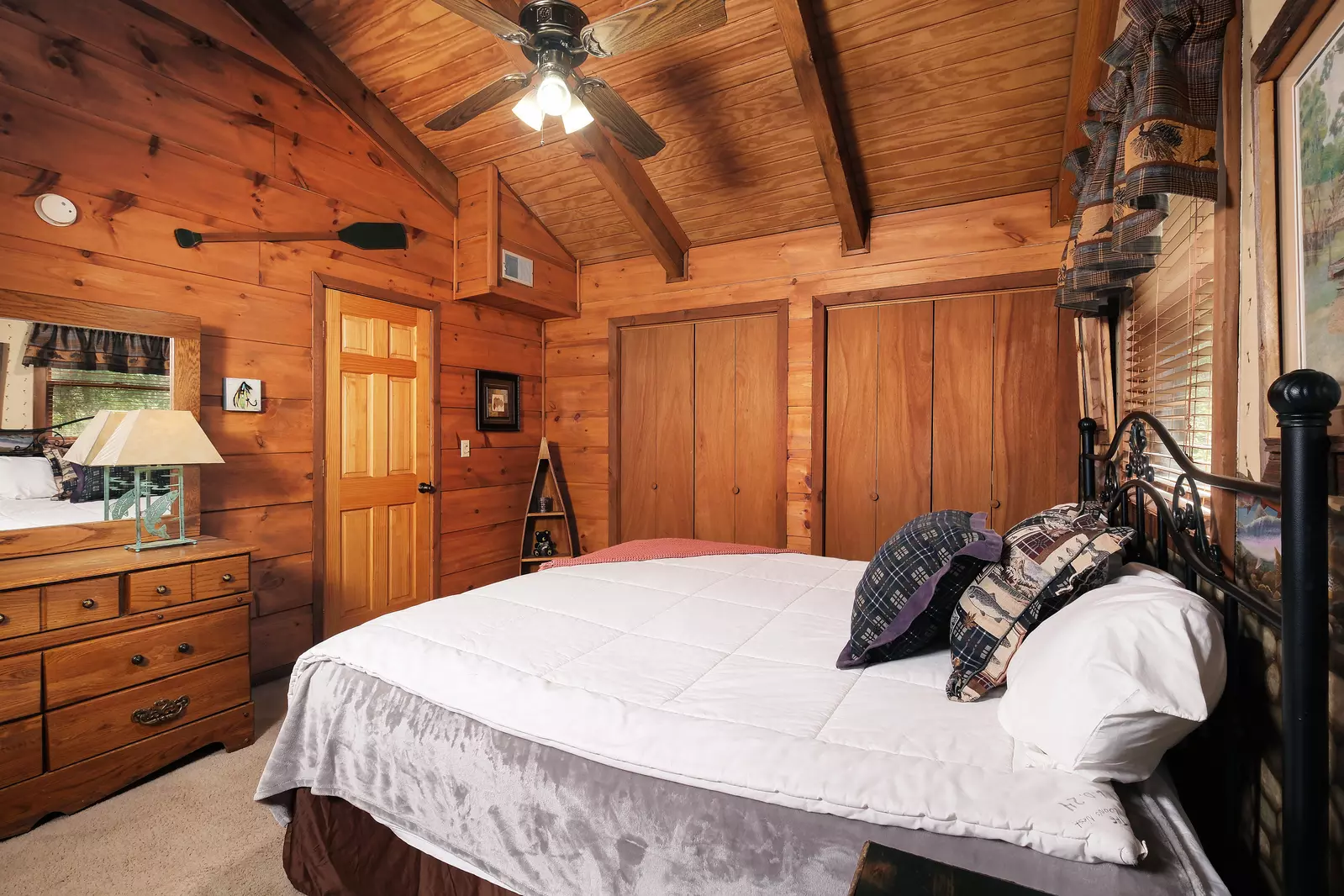 THE LOON'S NEST