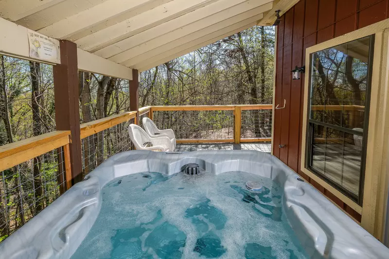 SILVER MAPLE CHALET