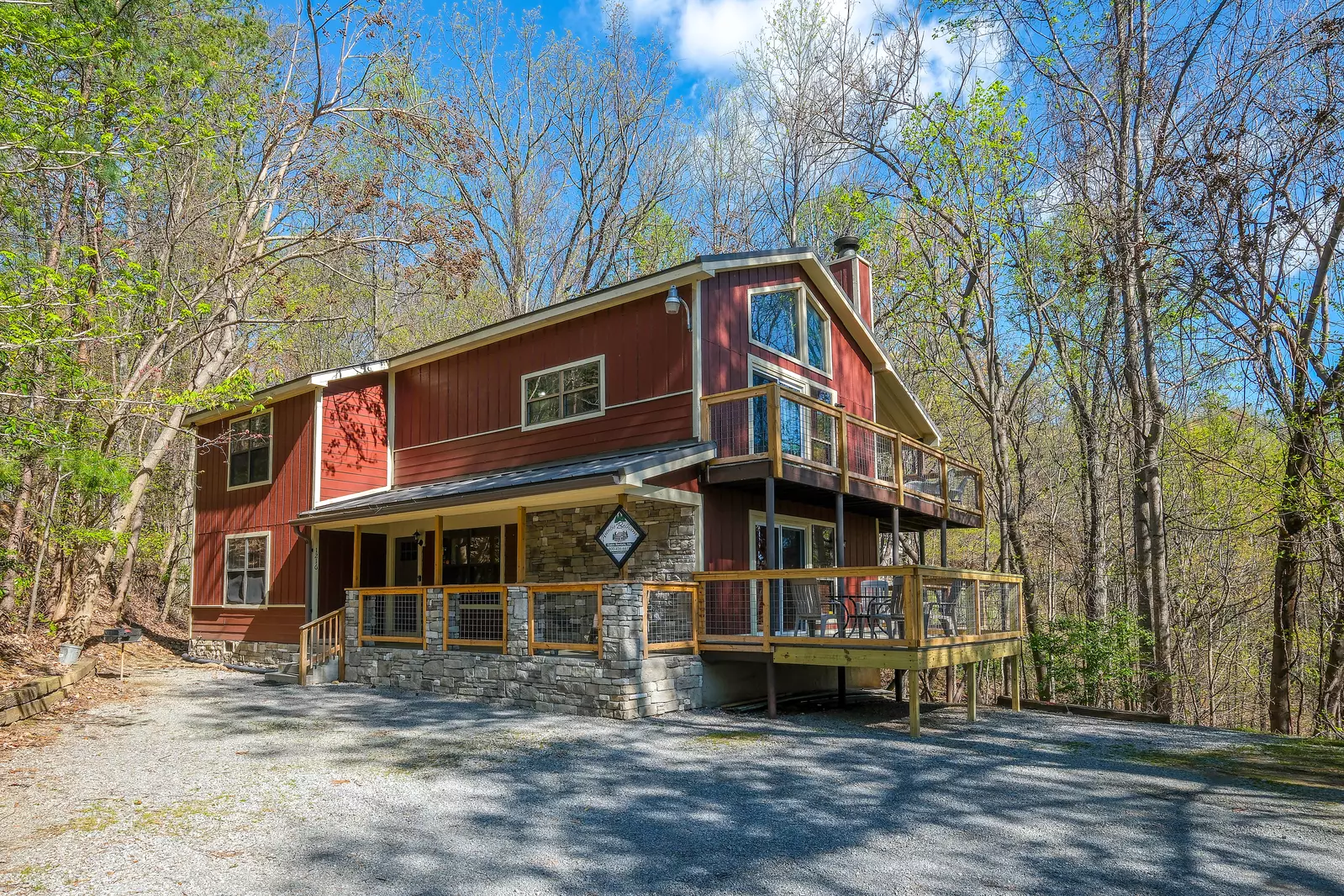 SILVER MAPLE CHALET
