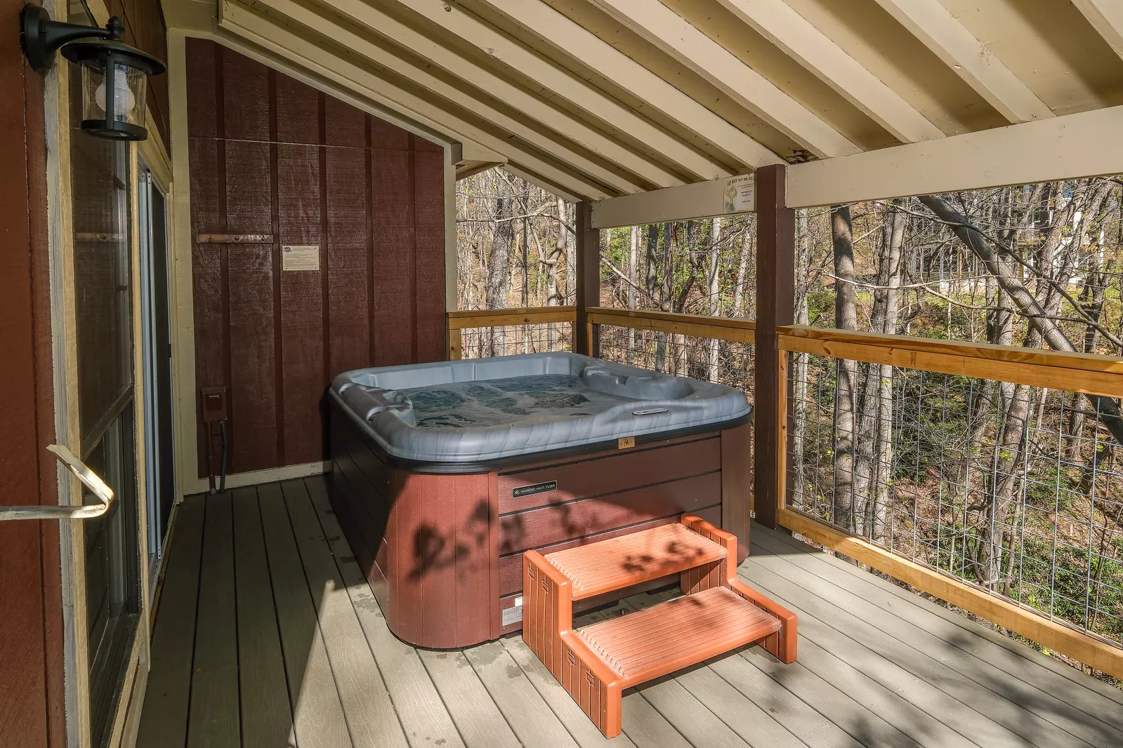SILVER MAPLE CHALET