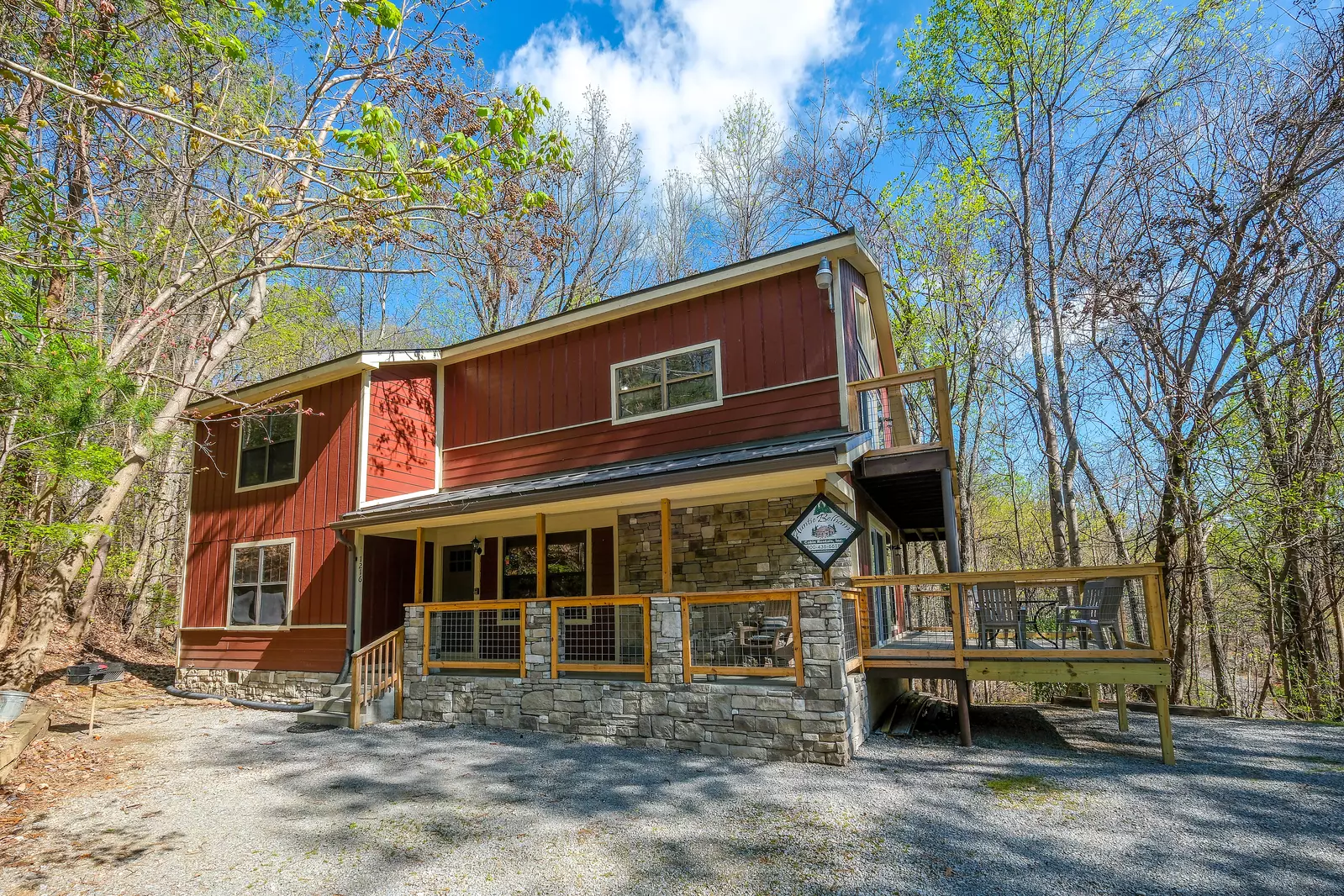 SILVER MAPLE CHALET
