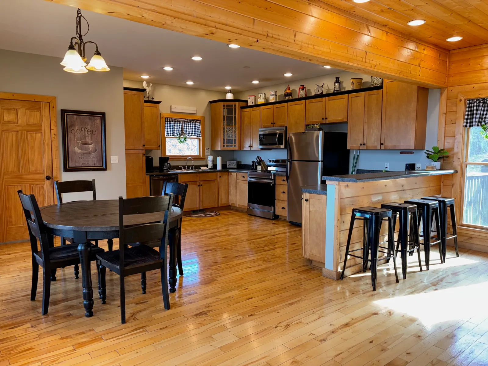 THE GOOD WOOD CABIN