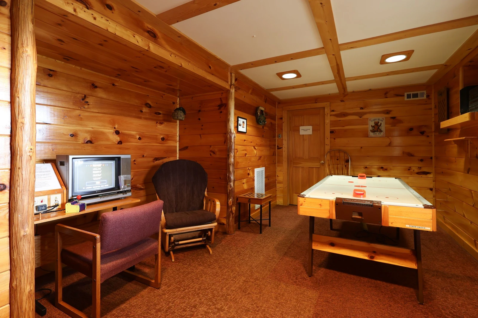 HONEY BEAR HIDEAWAY