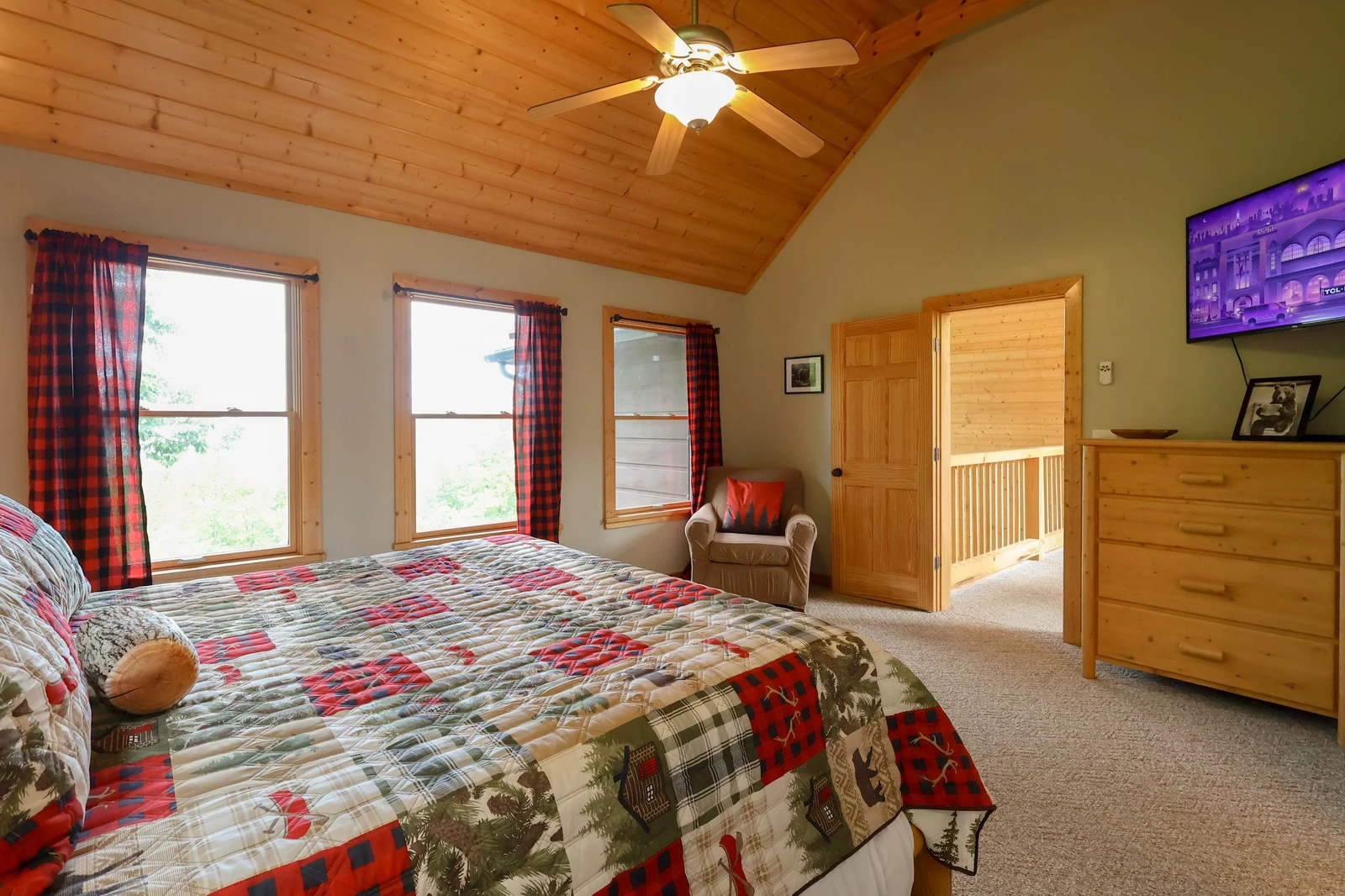 THE GOOD WOOD CABIN
