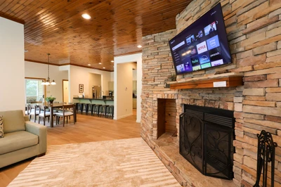 SUNSTONE LODGE