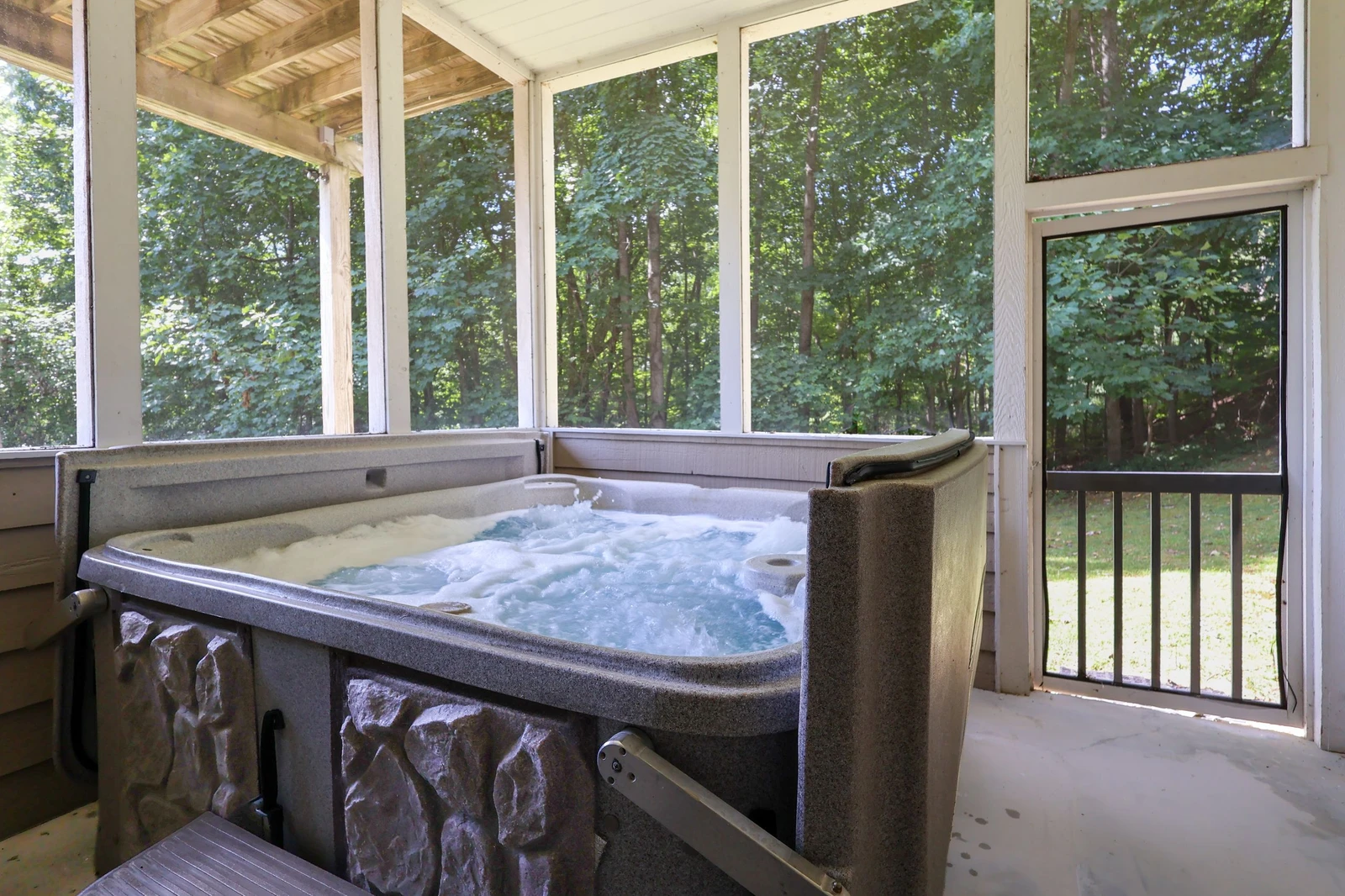 SUNSTONE LODGE