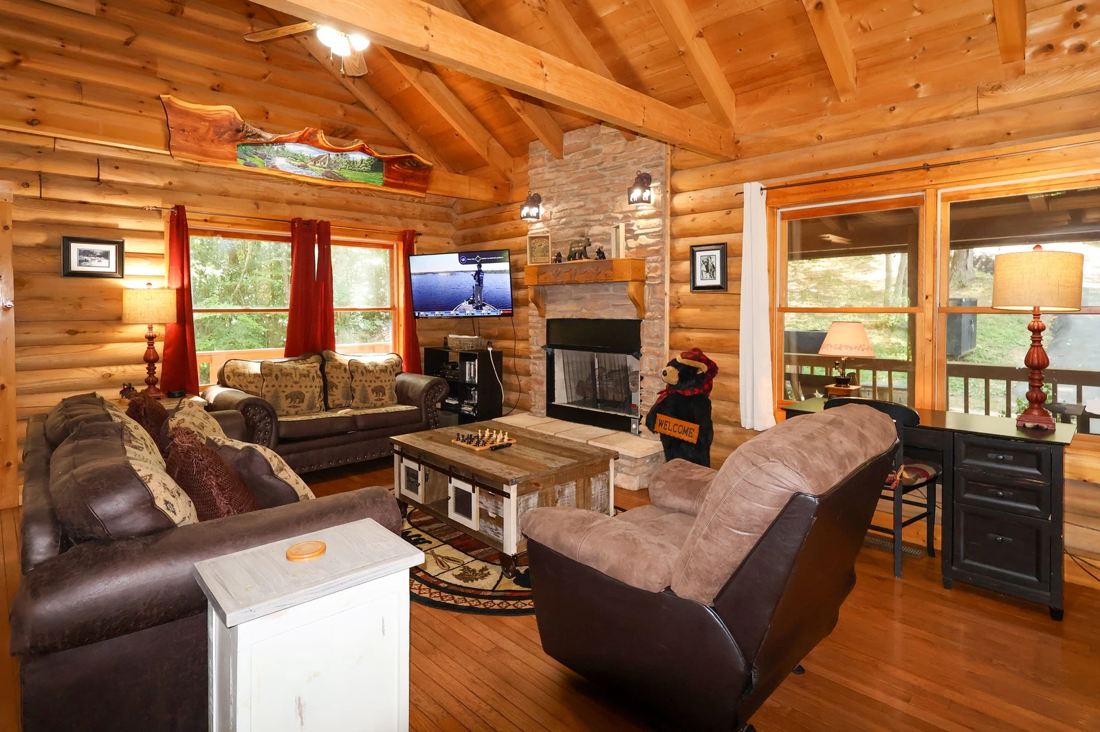8 BEARS LODGE