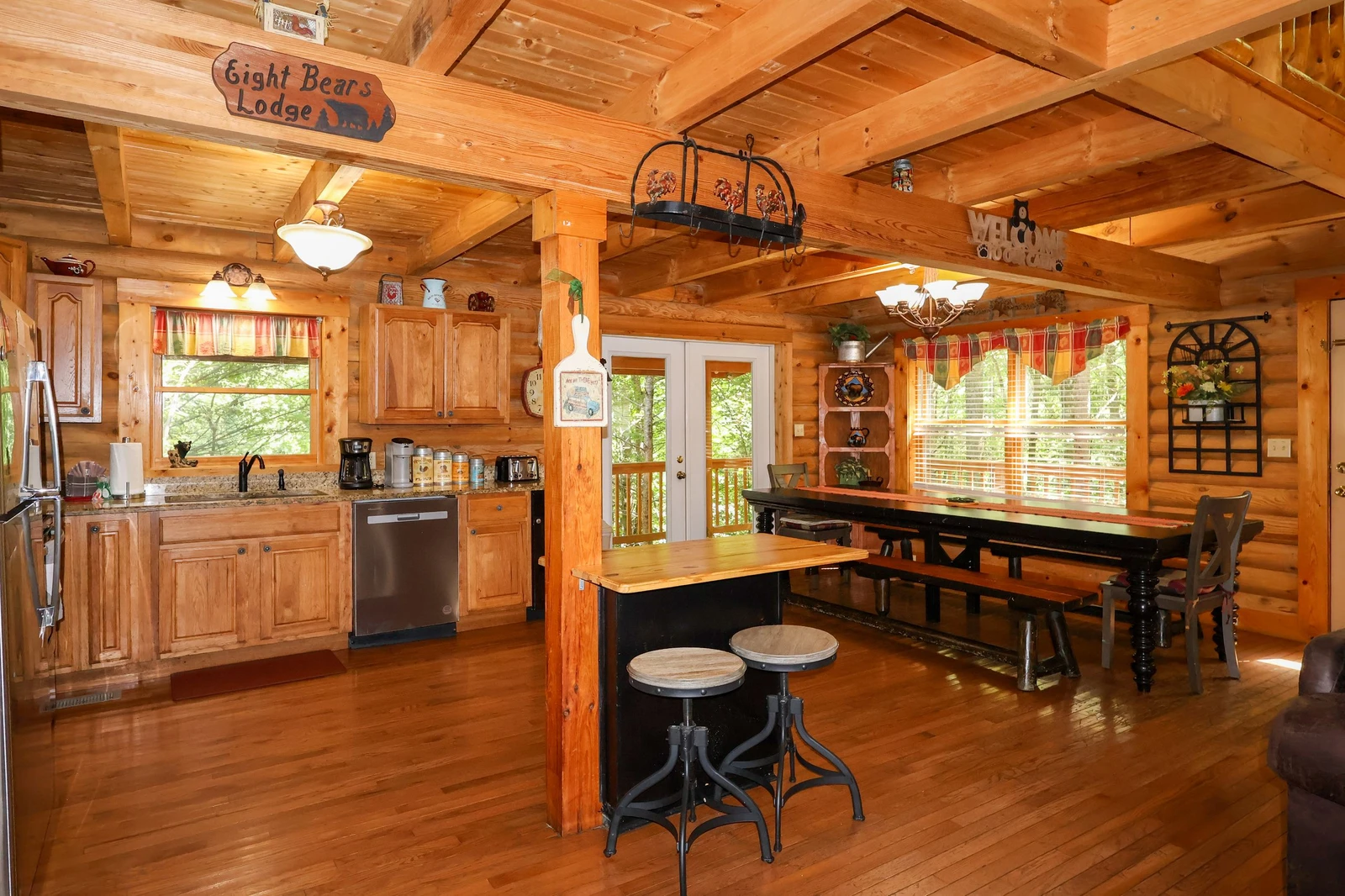 8 BEARS LODGE