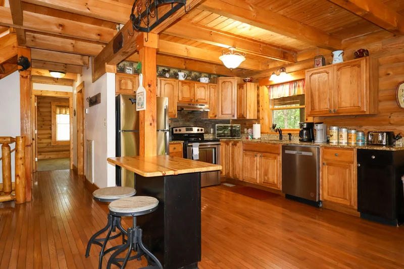 8 BEARS LODGE