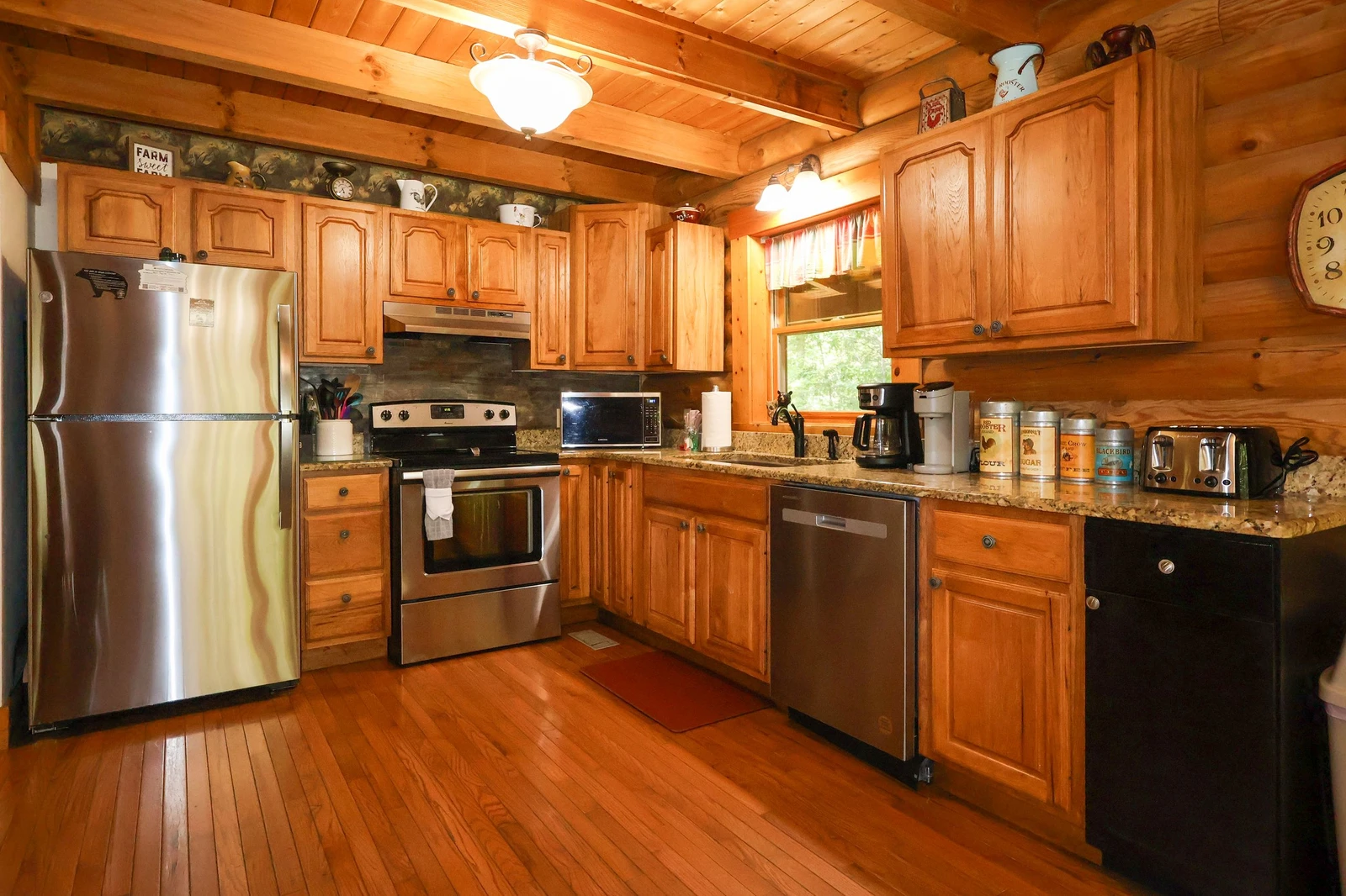 8 BEARS LODGE