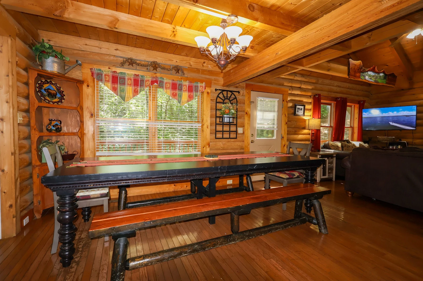 8 BEARS LODGE