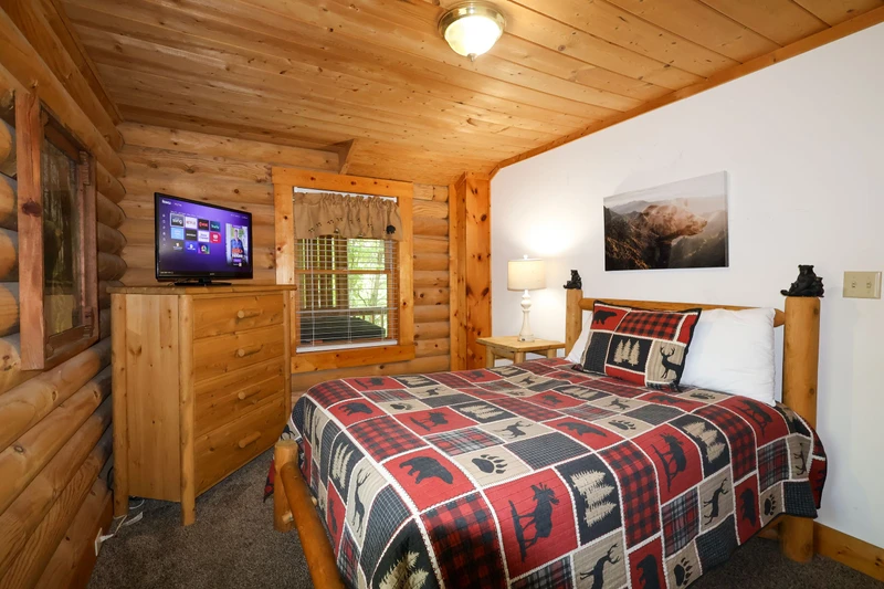8 BEARS LODGE
