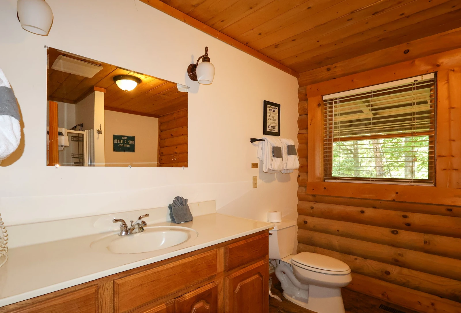 8 BEARS LODGE