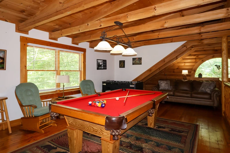 8 BEARS LODGE