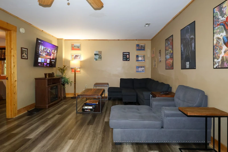 8 BEARS LODGE