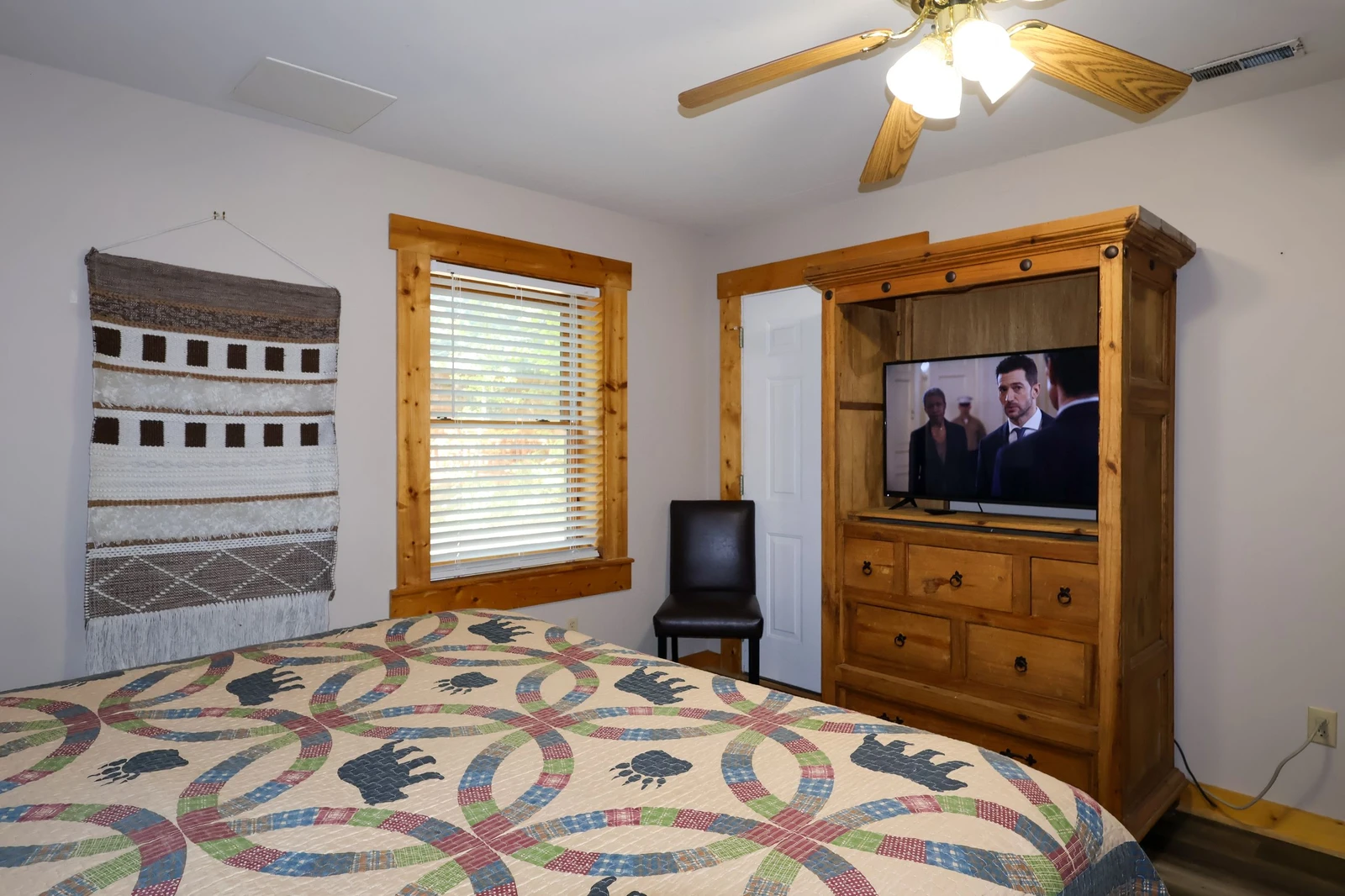 8 BEARS LODGE