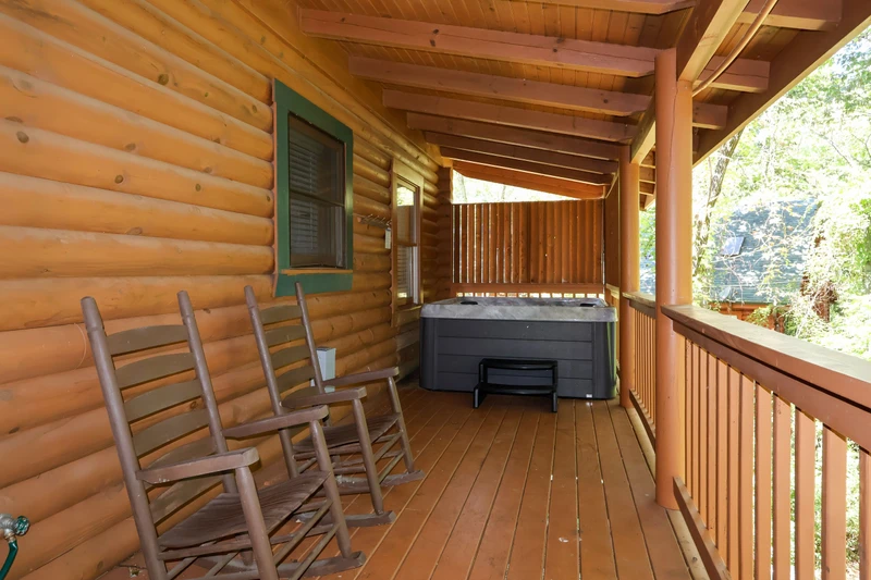 8 BEARS LODGE