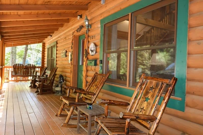 8 BEARS LODGE