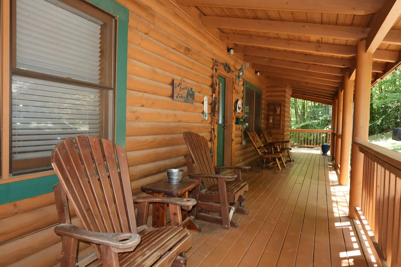 8 BEARS LODGE