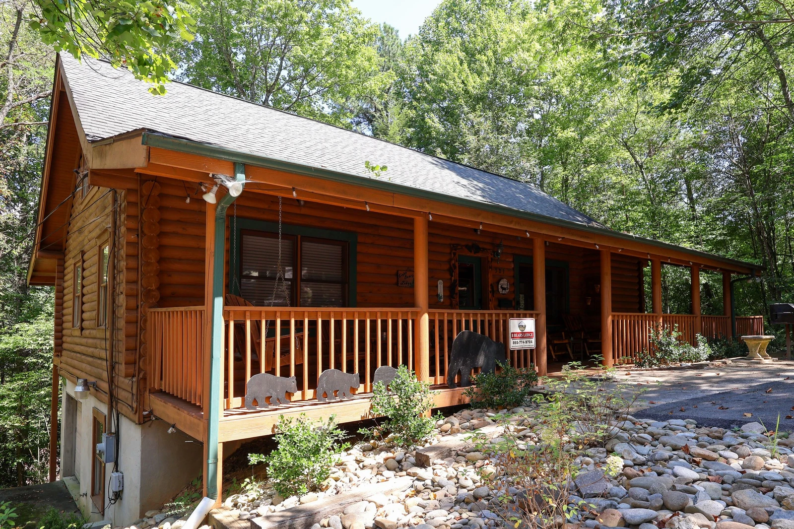 8 BEARS LODGE