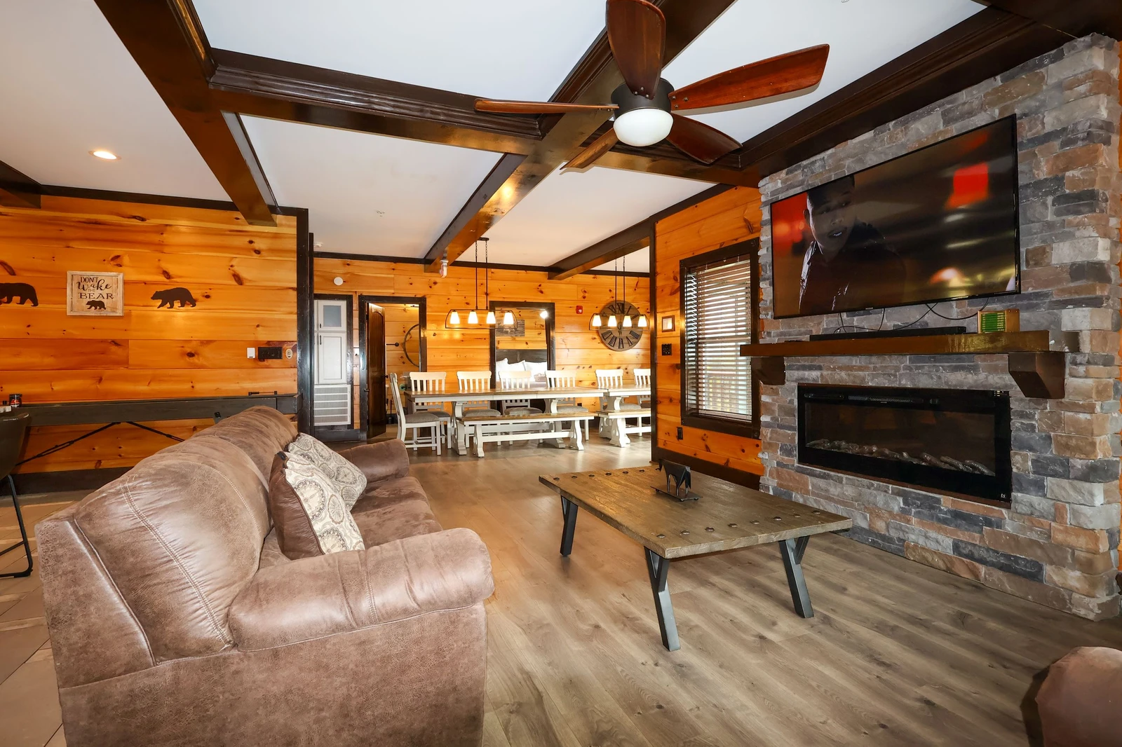 POOL VIEW LODGE
