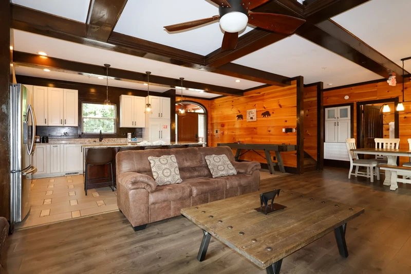 POOL VIEW LODGE