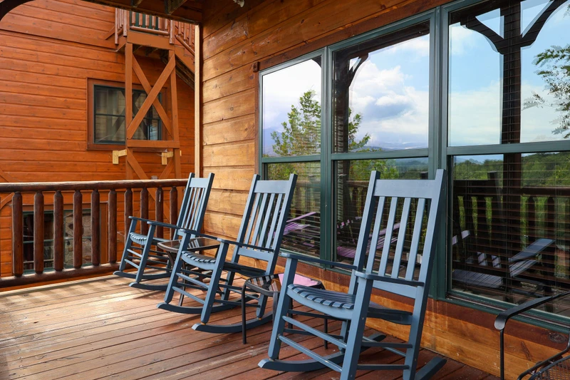 POOL VIEW LODGE