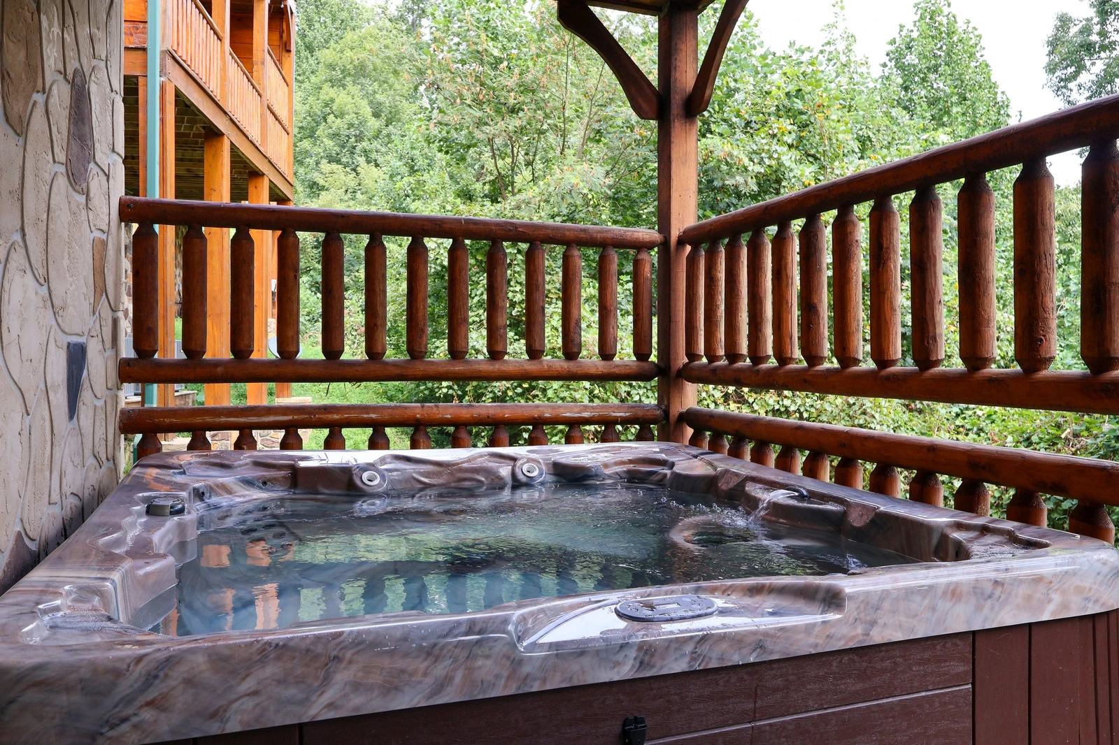 POOL VIEW LODGE
