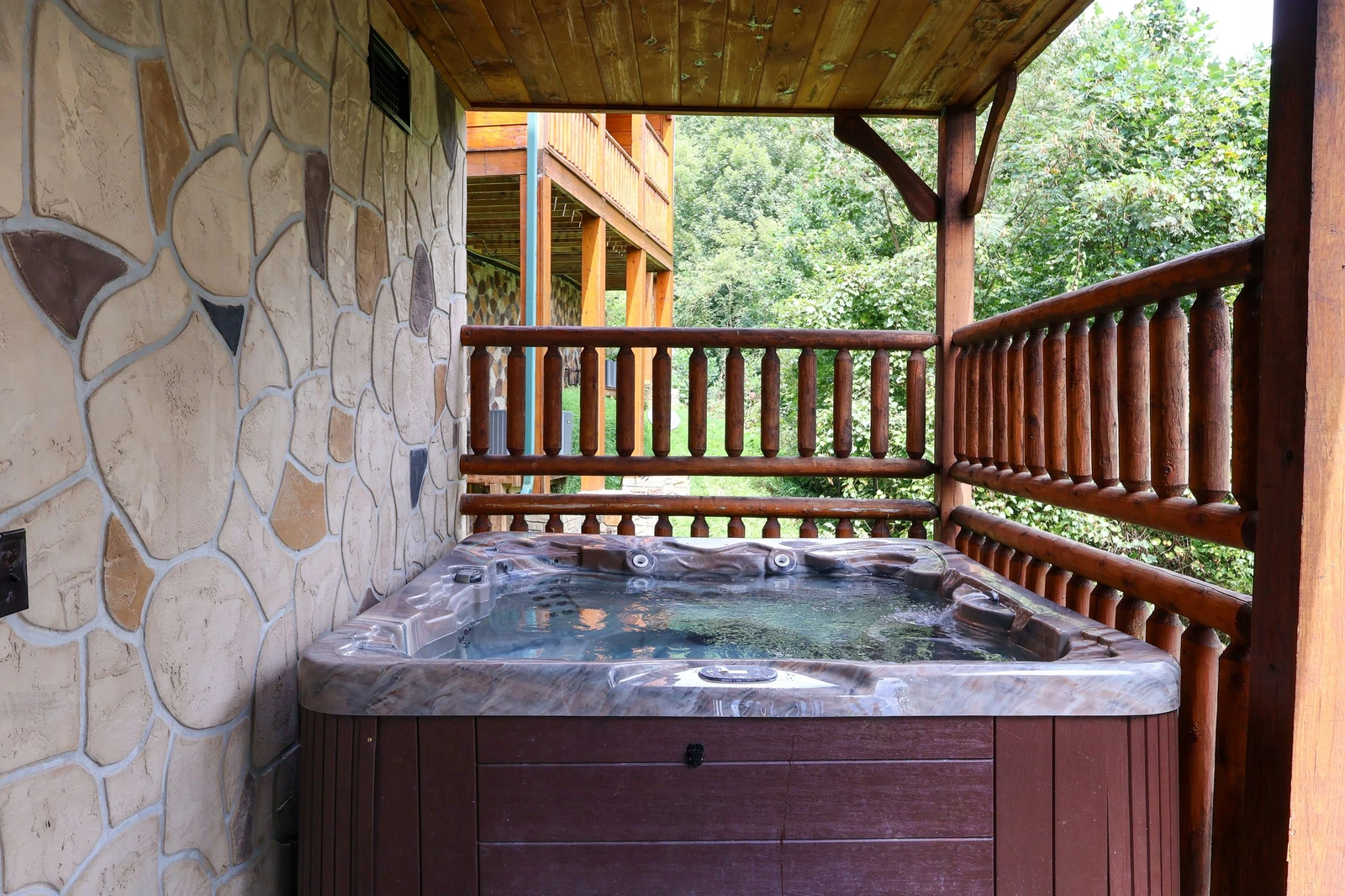 POOL VIEW LODGE