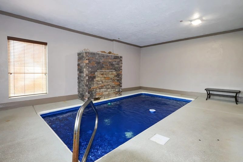 POOL VIEW LODGE