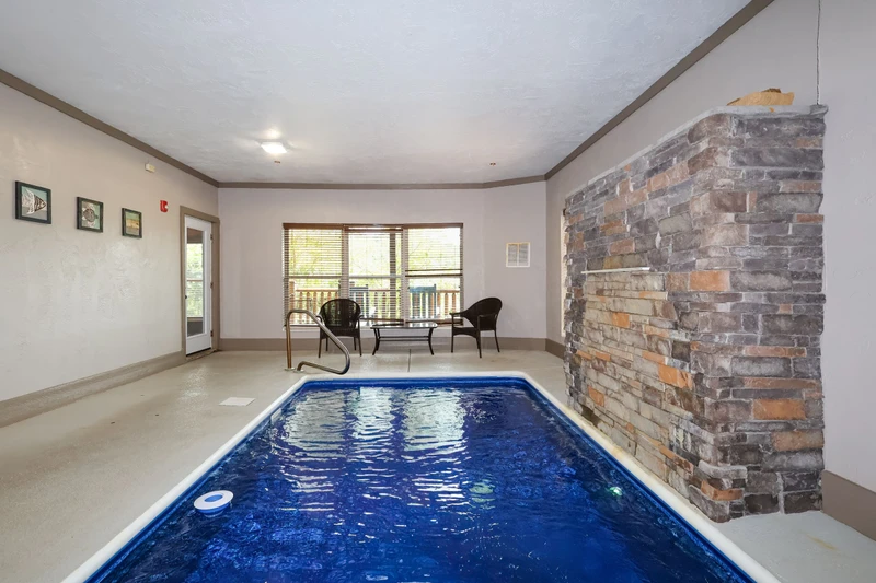 POOL VIEW LODGE