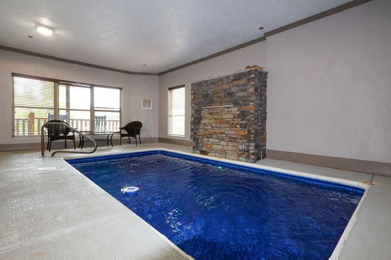 POOL VIEW LODGE