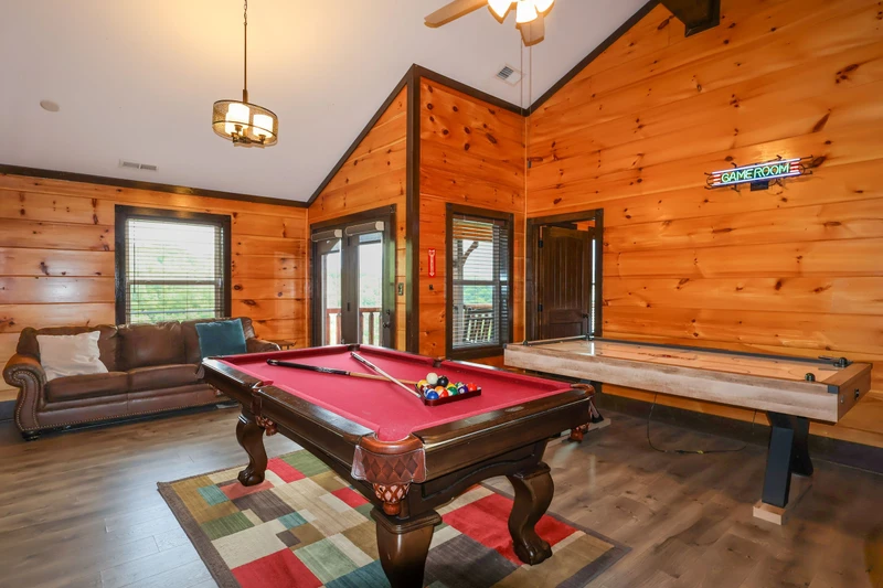 POOL VIEW LODGE