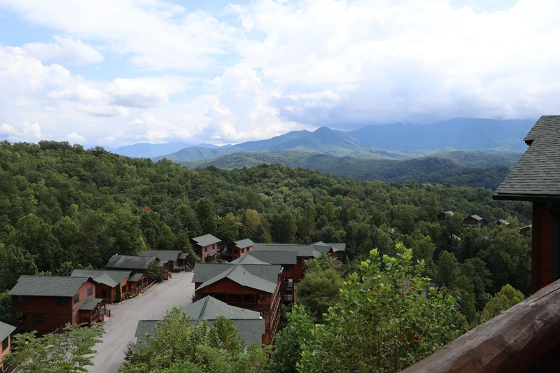 POOL VIEW LODGE