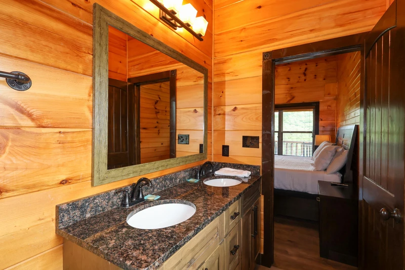 POOL VIEW LODGE